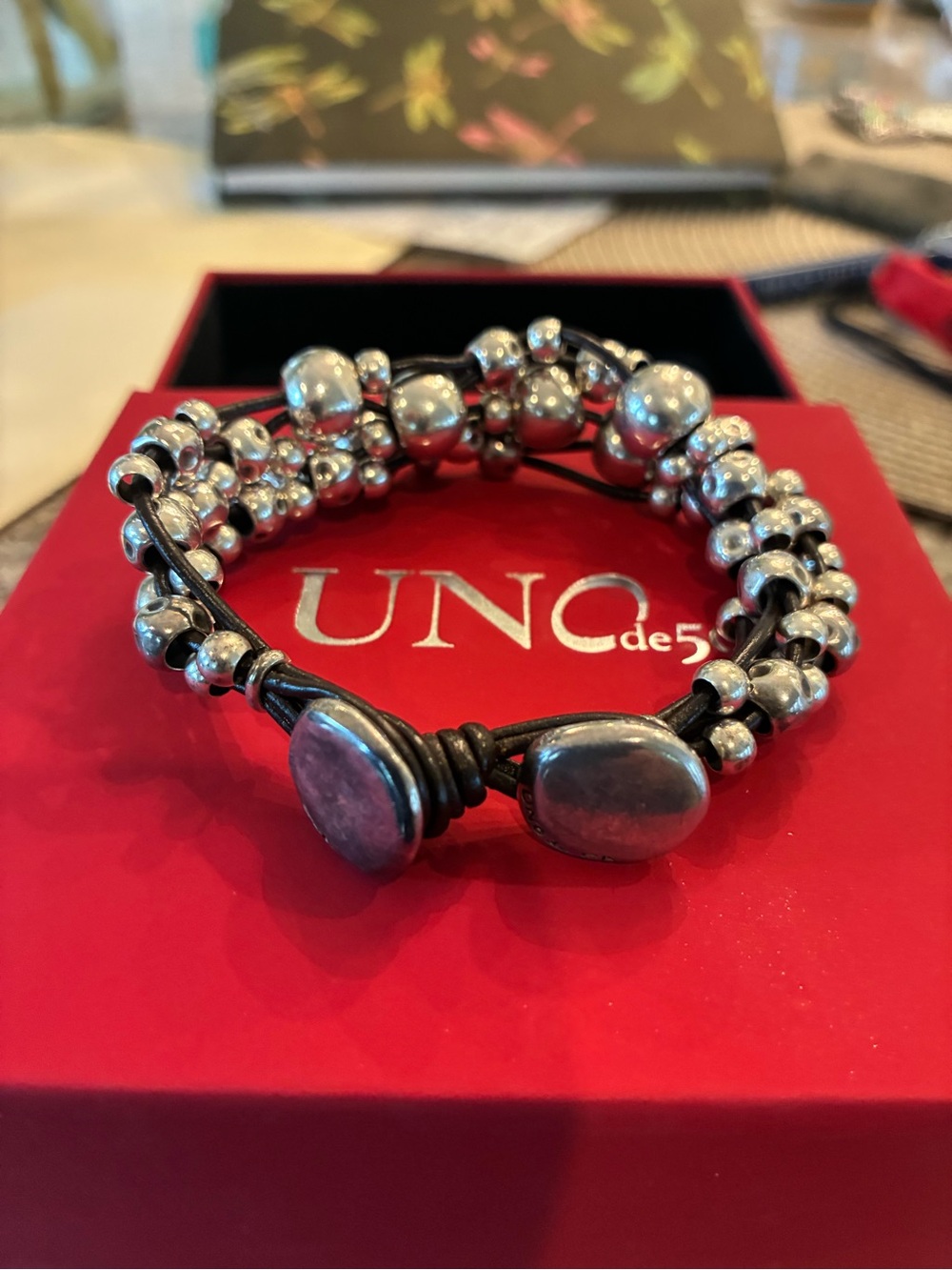 Uno de 50 Unique & Fun Multi Strand Silver Plated Beads & Leather Bracelet - Picture 7 of 9